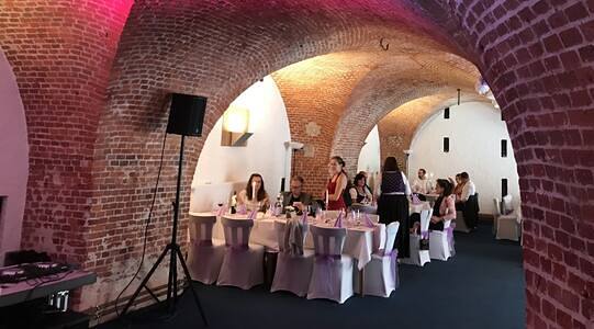 Bei einer Hochzeit in Bremen soll es Ihren Gästen und Ihnen gut geht und ausgelassen getanzt werden.