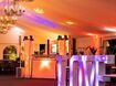 DJ aus Hamburg beim Aufbau seines Equipments auf einer Hochzeitsparty